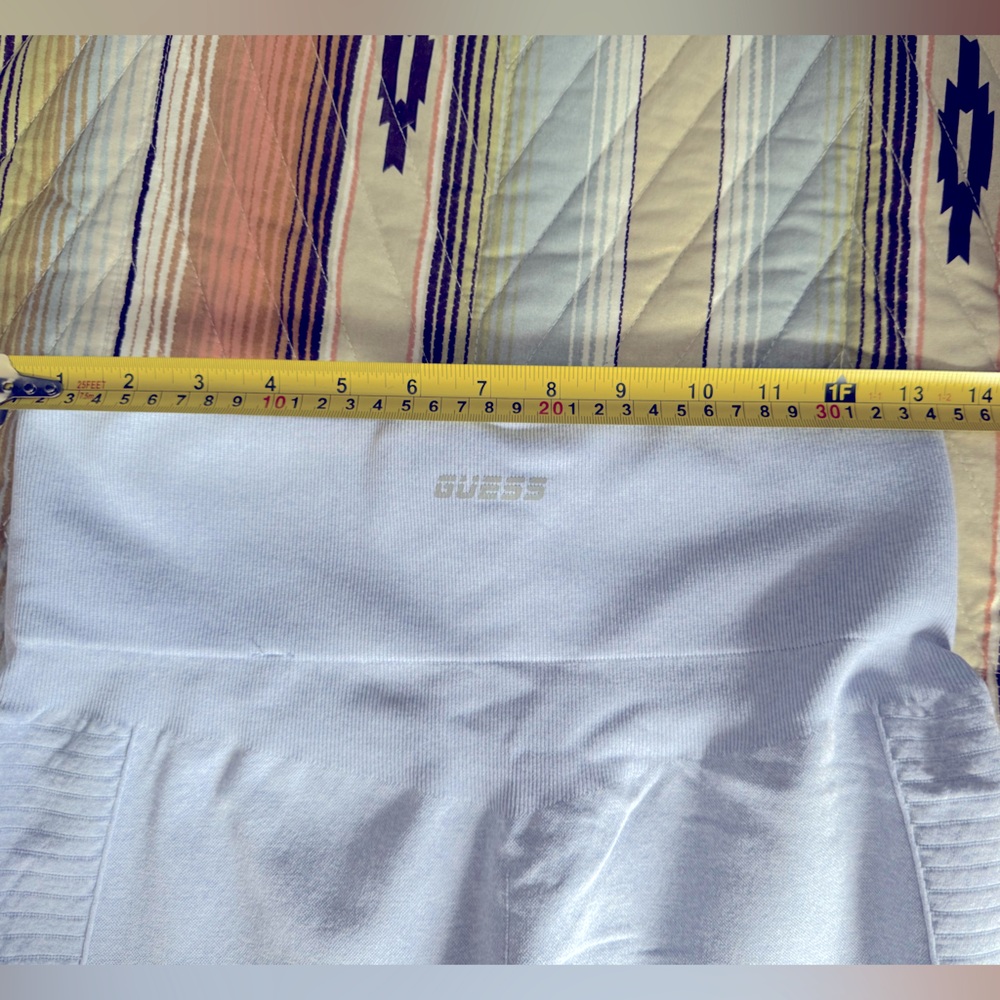 GUESS 2 Piece Workout Set - Picture 9 of 12
